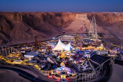 Saudi-Aquarabia-and-Six-Flags.jpg